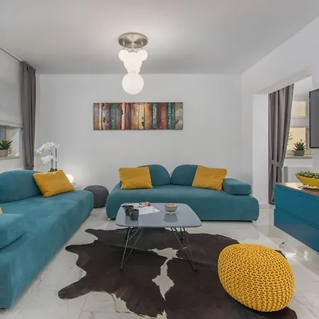 With 2 Bedrooms Casa vacanze Labinci